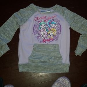 Girl sweater with a pocket